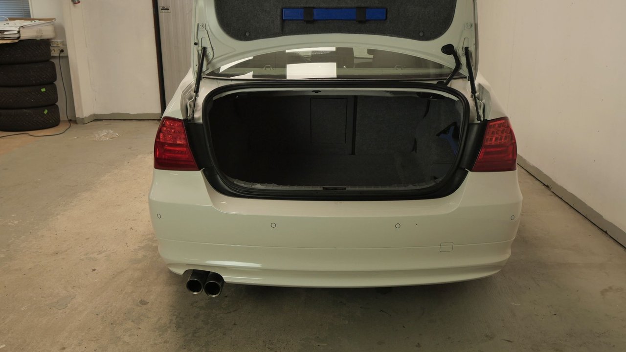 BMW 325i Sedan Manuell, 6-trinn, 218ps, 2010