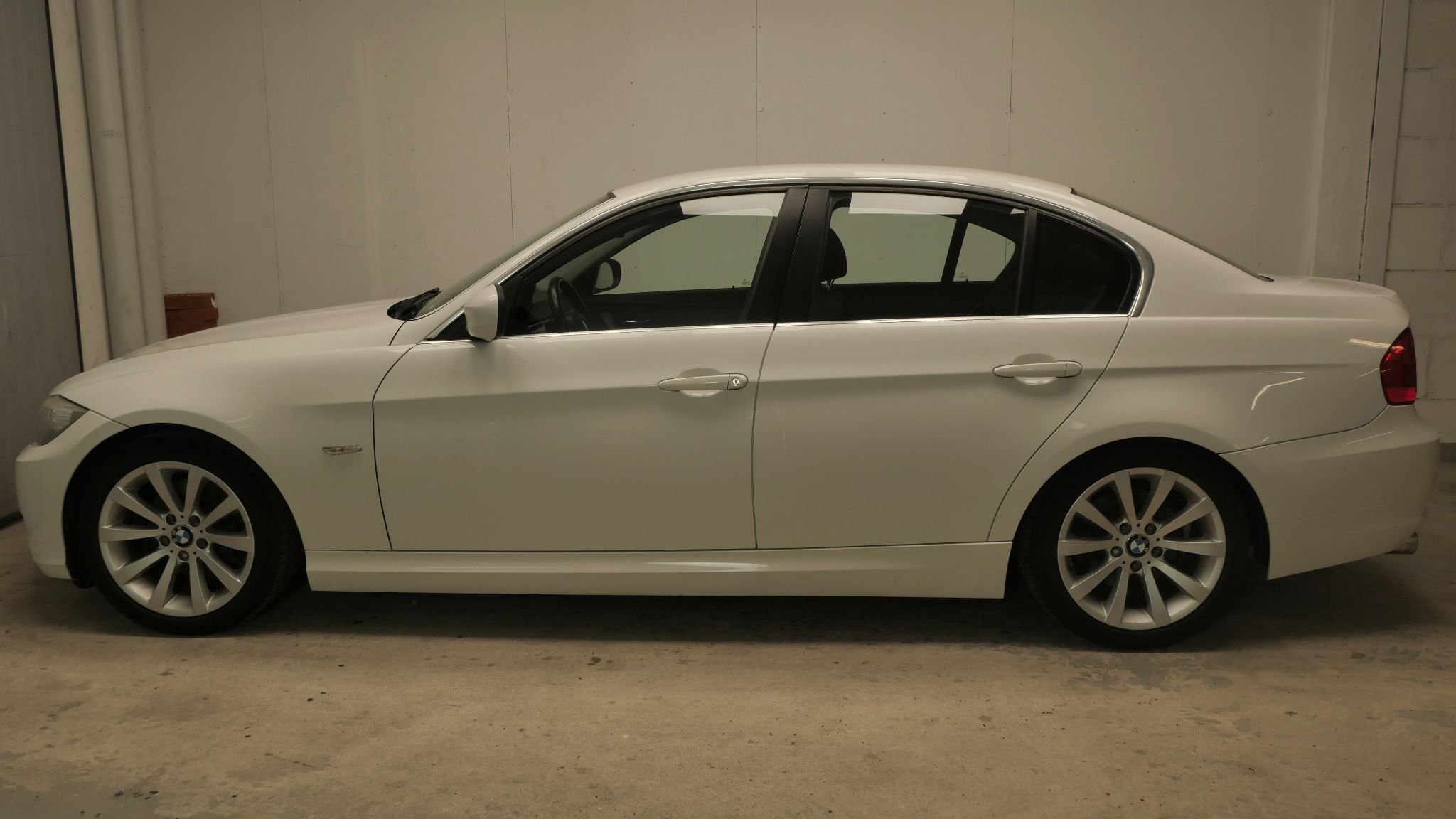 BMW 325i Sedan Manuell, 6-trinn, 218ps, 2010