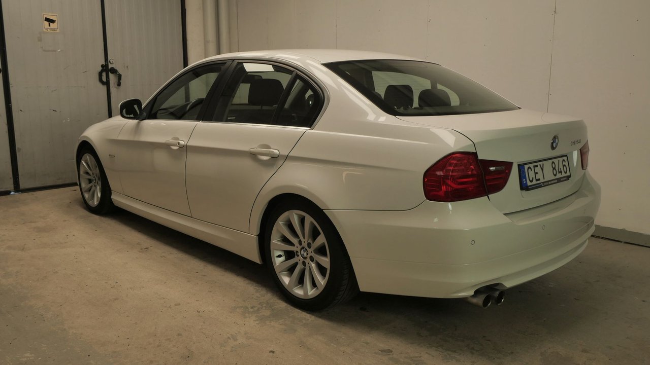 BMW 325i Sedan Manuell, 6-trinn, 218ps, 2010
