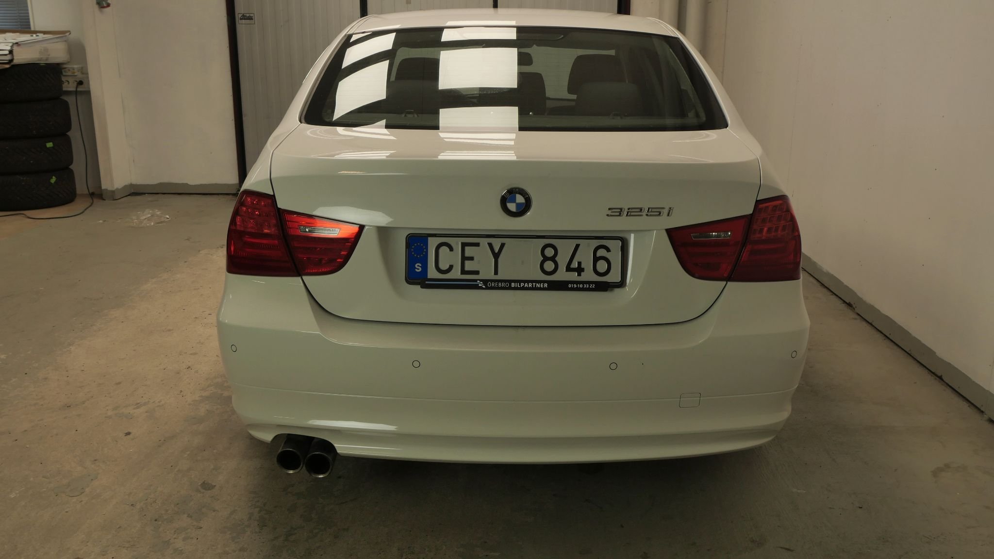 BMW 325i Sedan Manuell, 6-trinn, 218ps, 2010