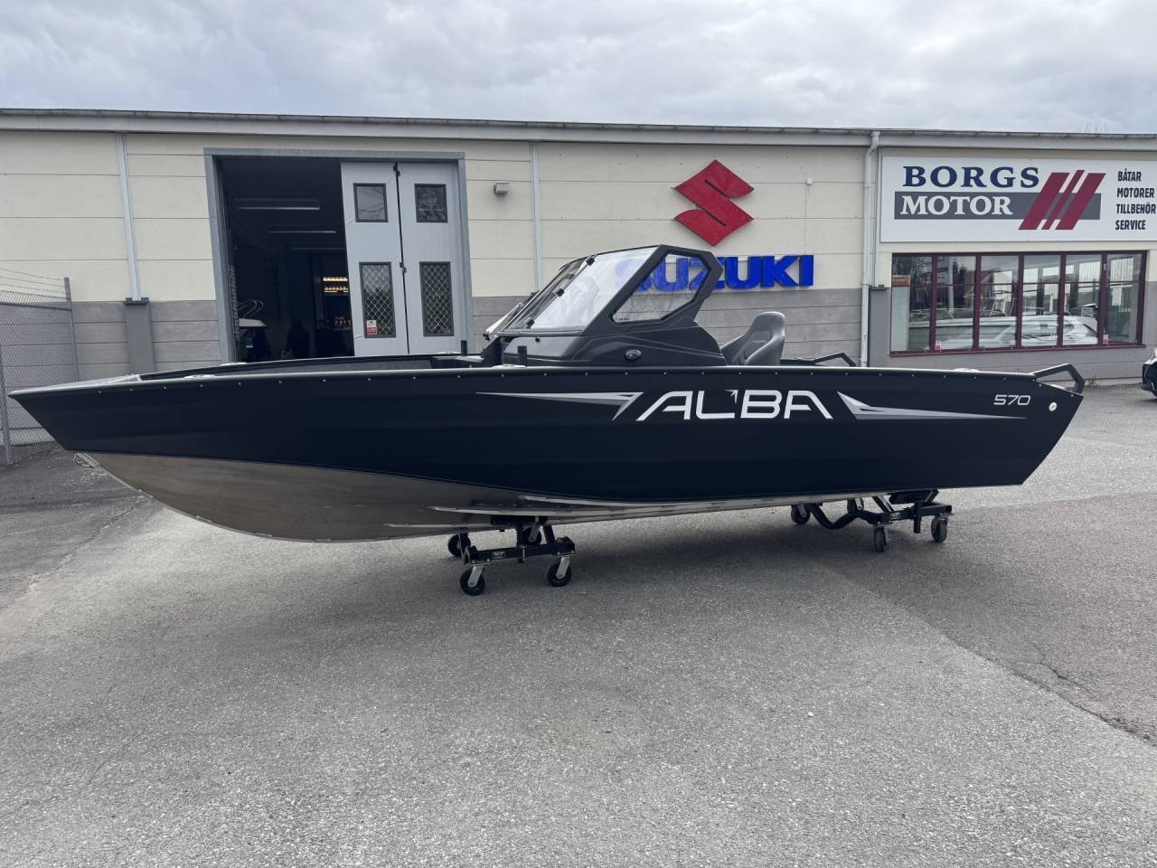 Alba 570 +Suzuki DF140-200 pa...