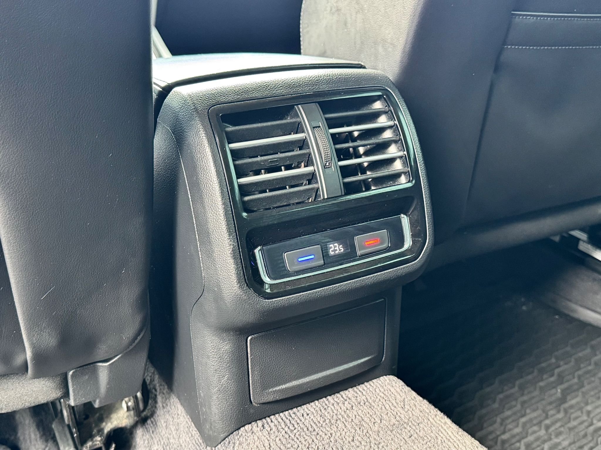 Volkswagen Passat Sportscombi 2.0 TDI DPF SCR BMT 4Motion DSG Sekventiell, 190hk, 2017