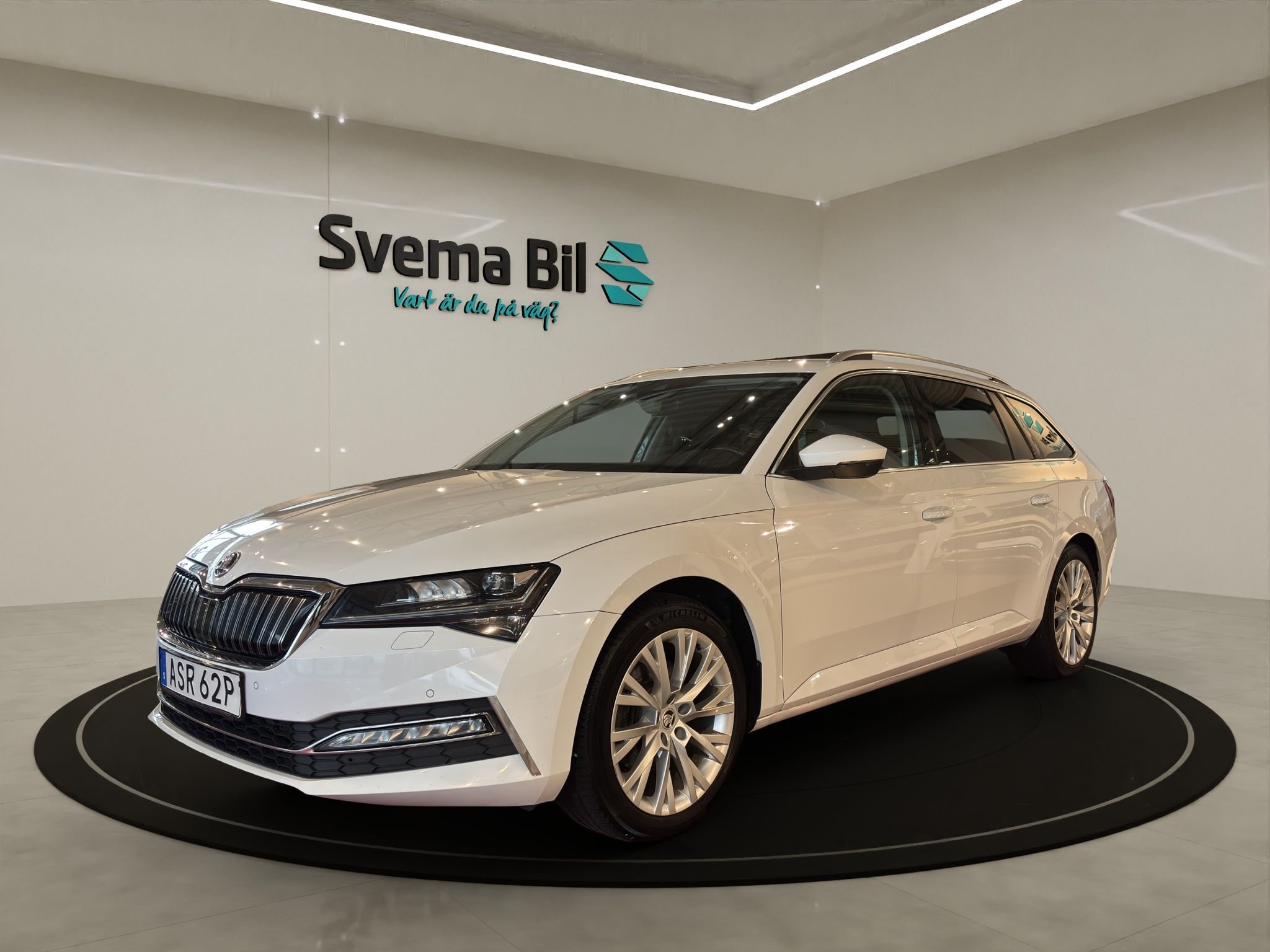 Škoda Superb iV Combi 1.4 TSI iV DSG Sekventiell, 218hk, 2022