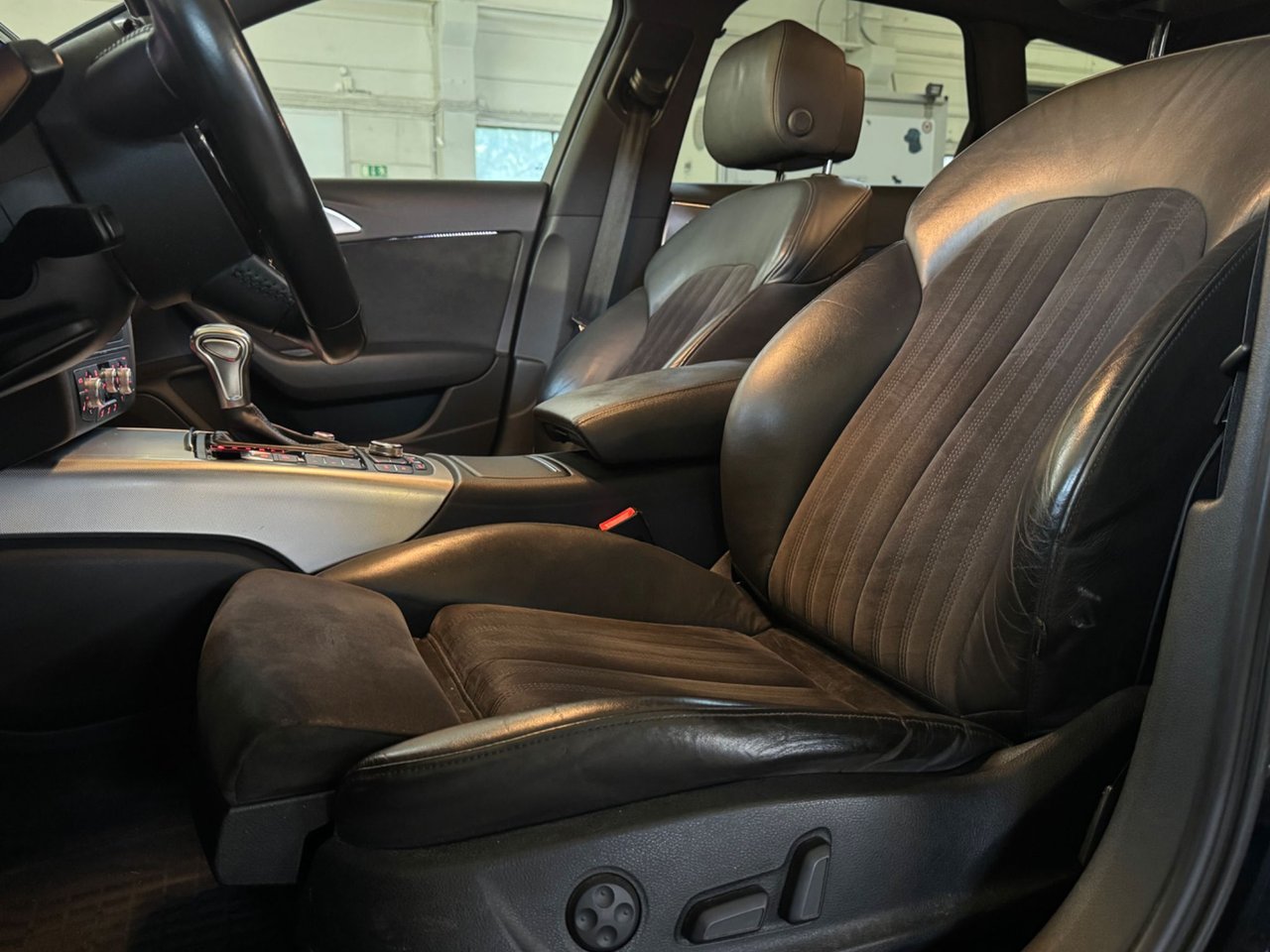 Audi A6 allroad quattro 3.0 TDI V6 DPF quattro S Tronic, 204hk, 2014