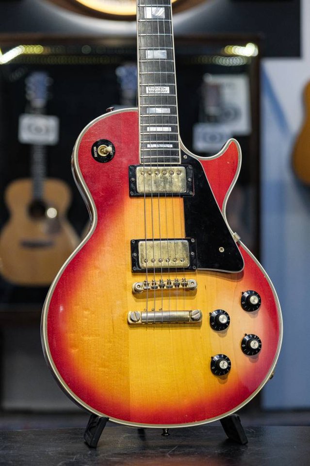 1974 Gibson Les Paul Custom 2...