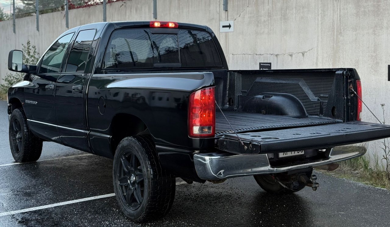 Dodge Ram 1500 Quad Cab 4.7 V8 4x4 Automatisk, 238hk, 2005