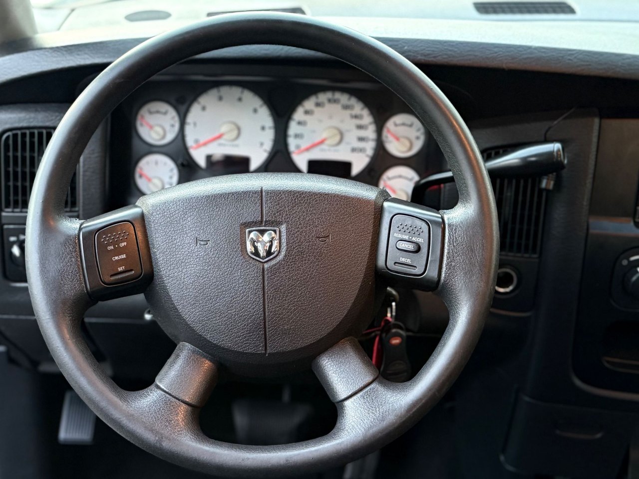 Dodge Ram 1500 Quad Cab 4.7 V8 4x4 Automatisk, 238hk, 2005