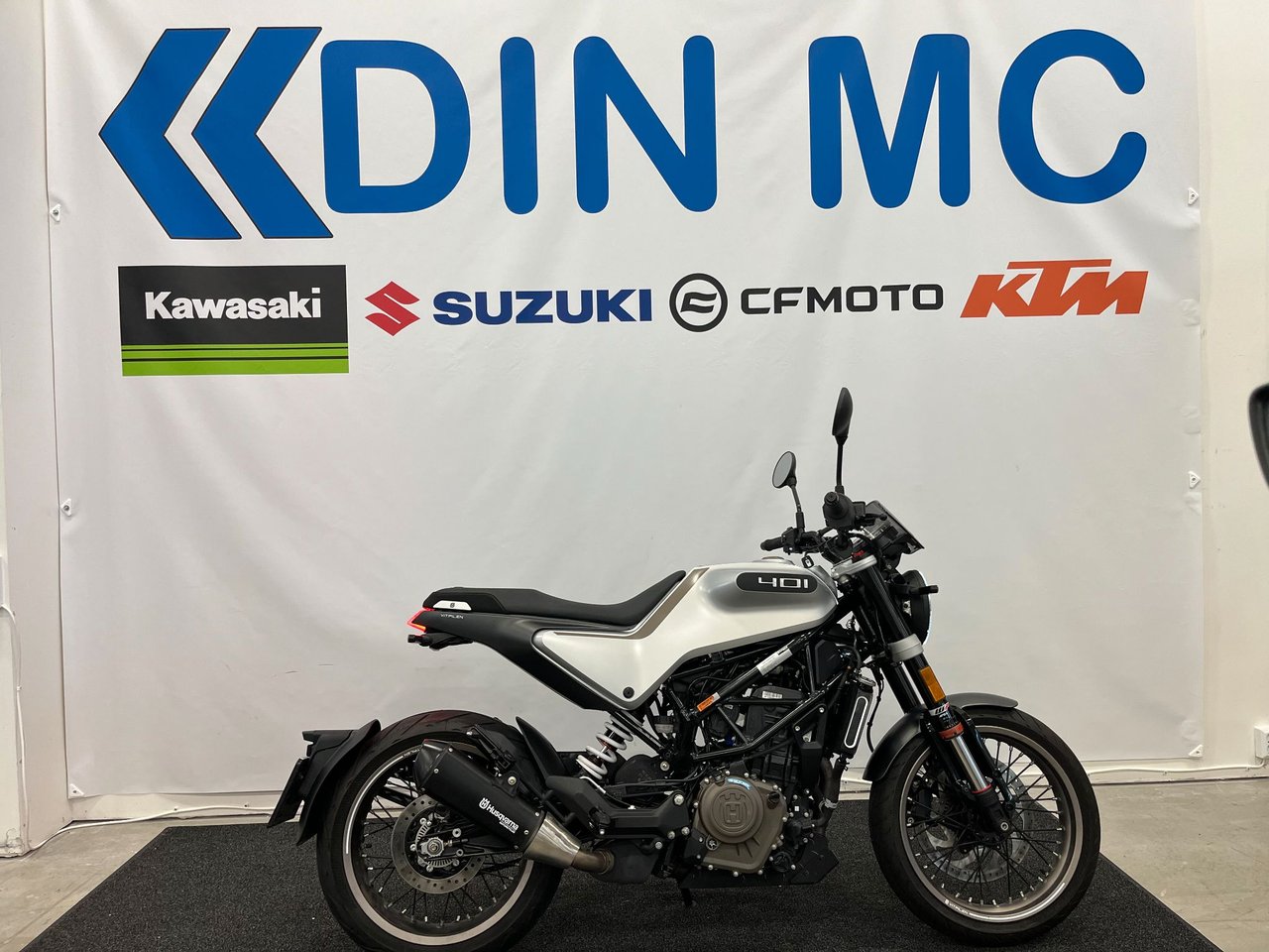 HUSKVARNA 401 Vitpilen "Nyser...