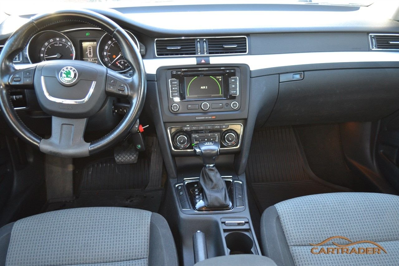 Škoda Superb Kombi 2.0 TDI DSG Sekventiell, 140hk, 2013