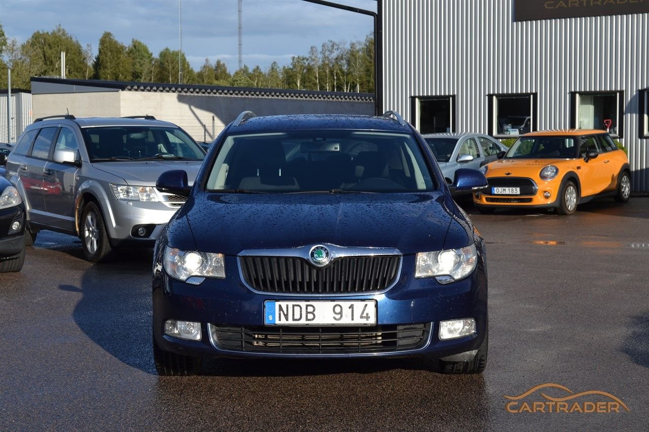 Škoda Superb Kombi 2.0 TDI DSG Sekventiell, 140hk, 2013