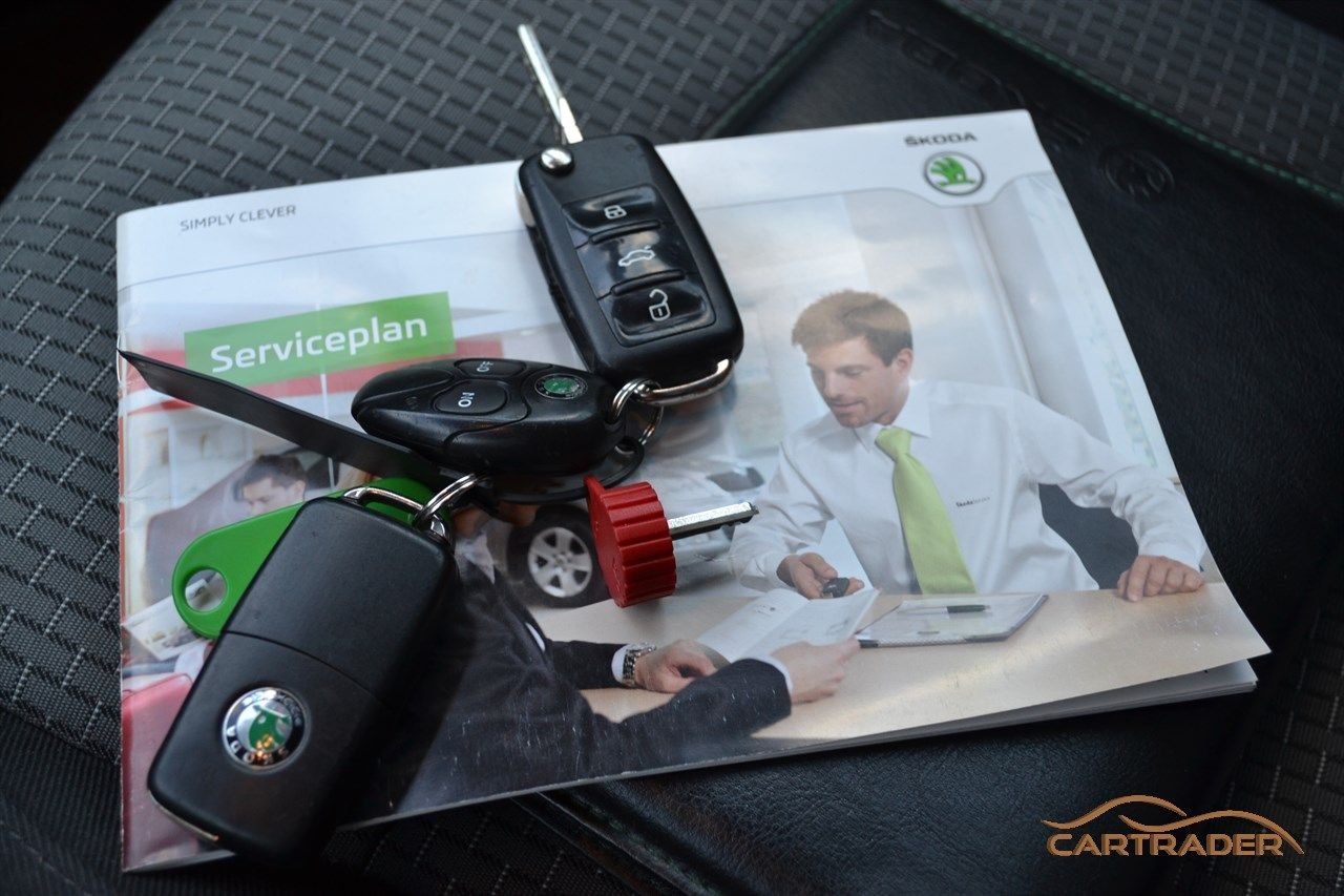 Škoda Superb Kombi 2.0 TDI DSG Sekventiell, 140hk, 2013