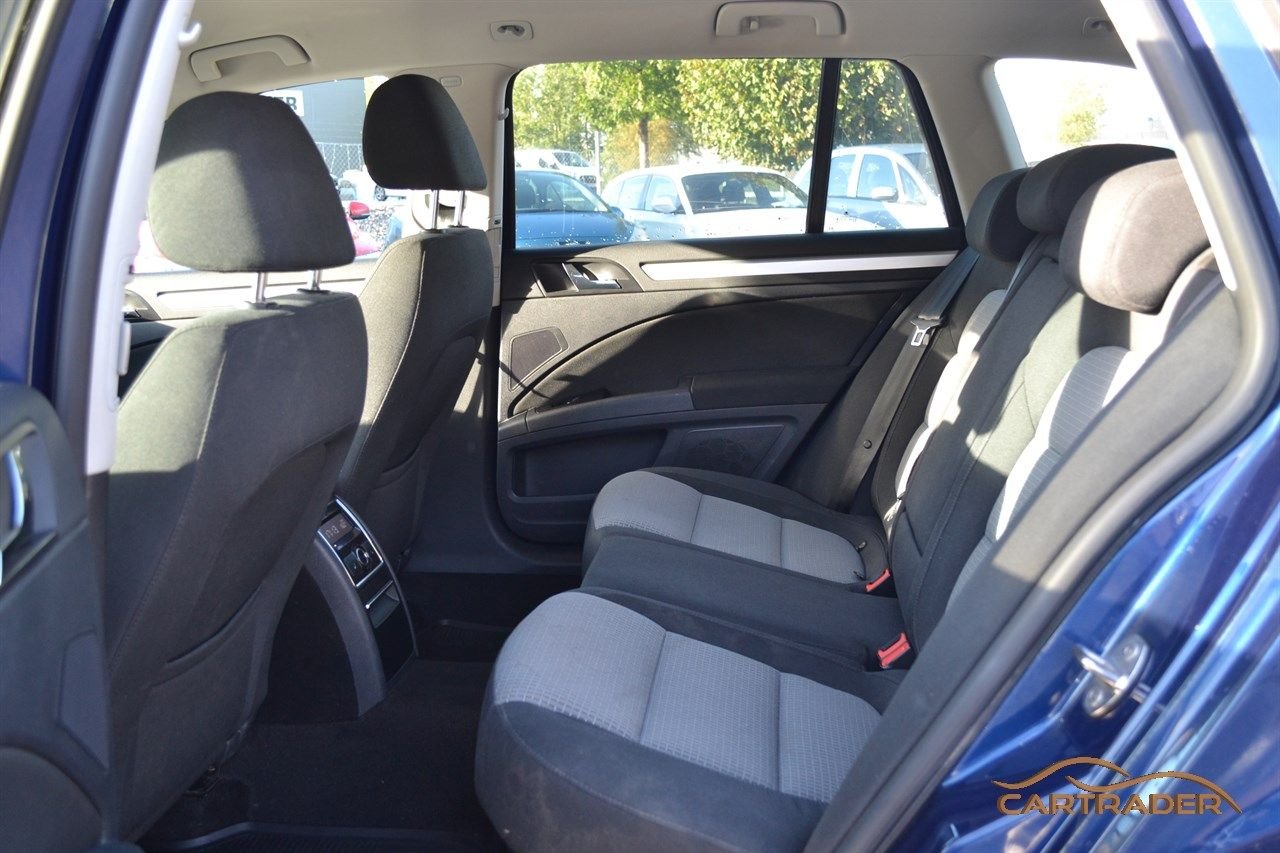 Škoda Superb Kombi 2.0 TDI DSG Sekventiell, 140hk, 2013