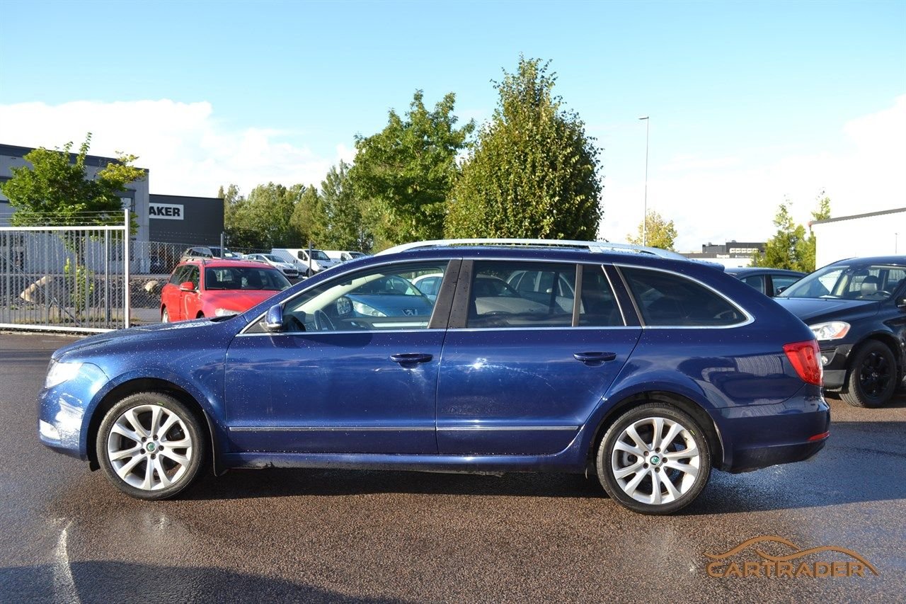 Škoda Superb Kombi 2.0 TDI DSG Sekventiell, 140hk, 2013