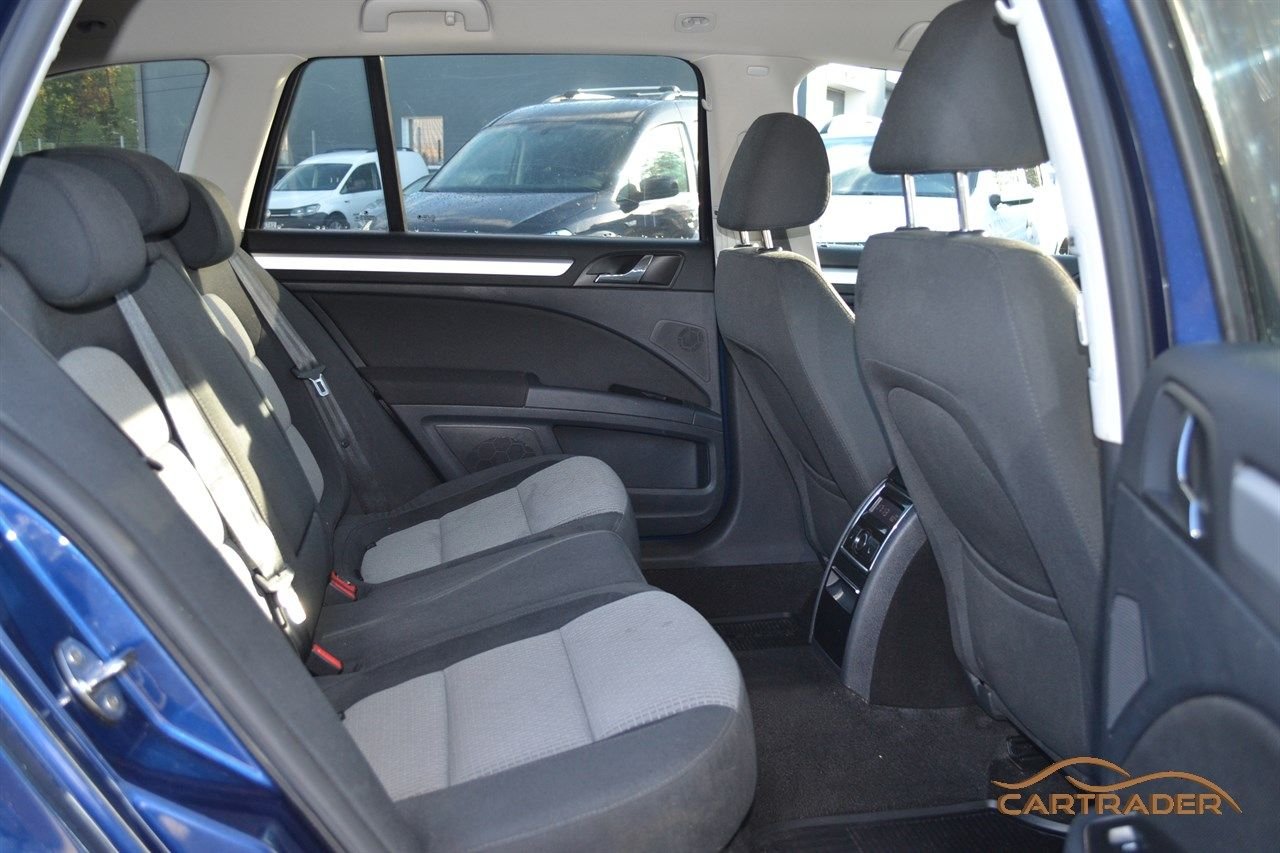 Škoda Superb Kombi 2.0 TDI DSG Sekventiell, 140hk, 2013