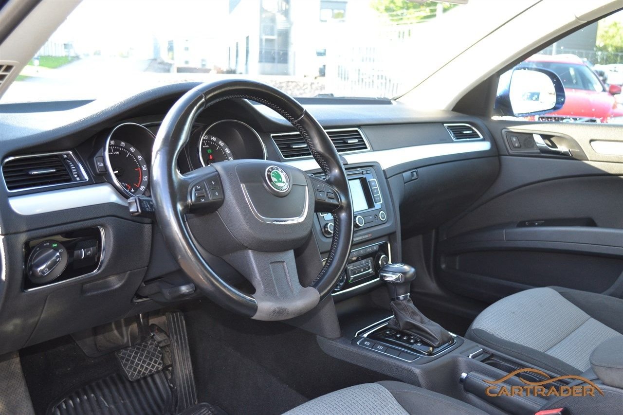 Škoda Superb Kombi 2.0 TDI DSG Sekventiell, 140hk, 2013