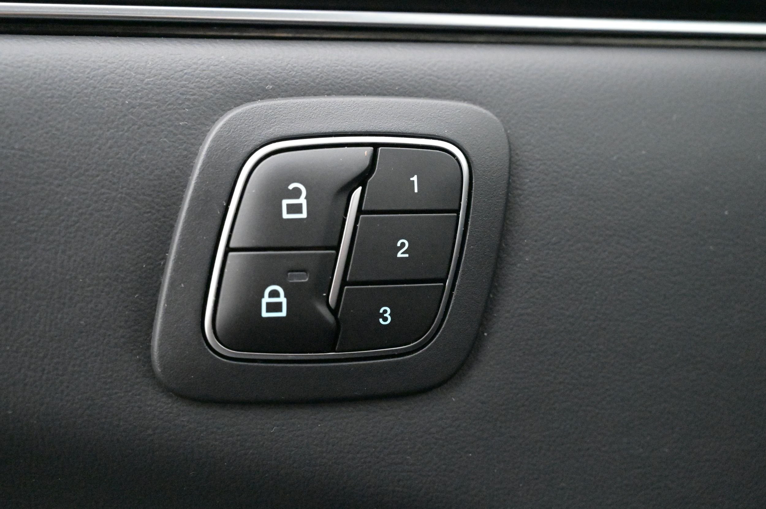 Ford Mustang Mach-E Standard Range AWD, 269ps, 2021