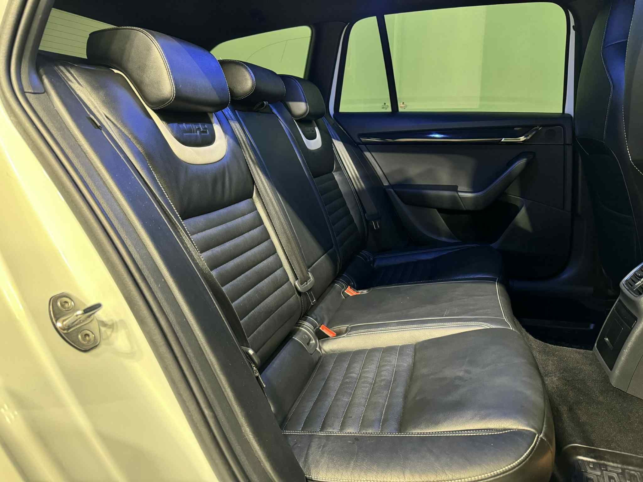 Škoda Octavia Kombi 2.0 TDI 4x4 DSG Sekventiell, 184hk, 2016