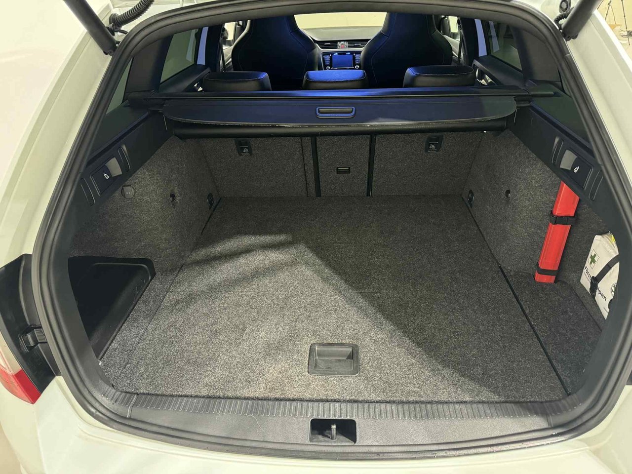 Škoda Octavia Kombi 2.0 TDI 4x4 DSG Sekventiell, 184hk, 2016