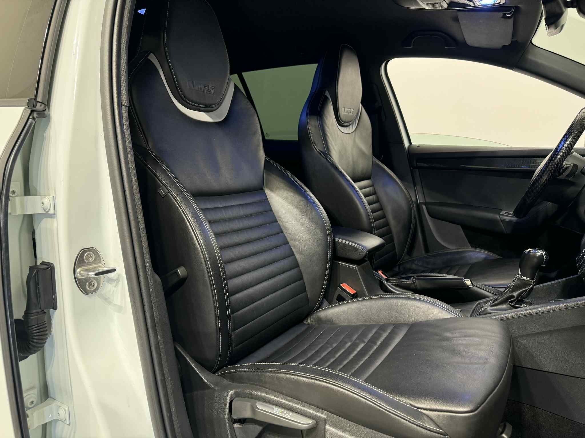 Škoda Octavia Kombi 2.0 TDI 4x4 DSG Sekventiell, 184hk, 2016