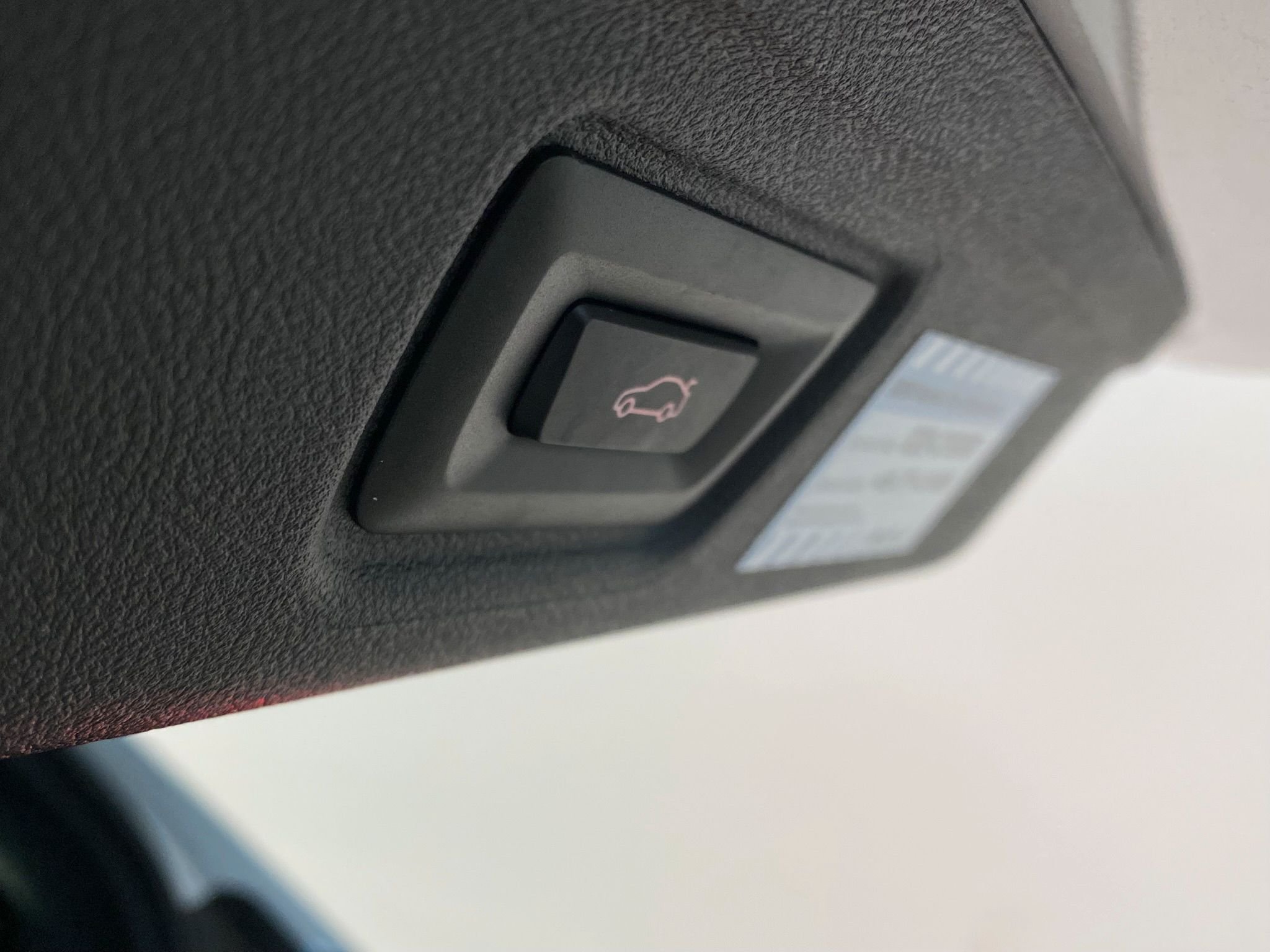 BMW 330e Touring Steptronic, 292hp, 2025