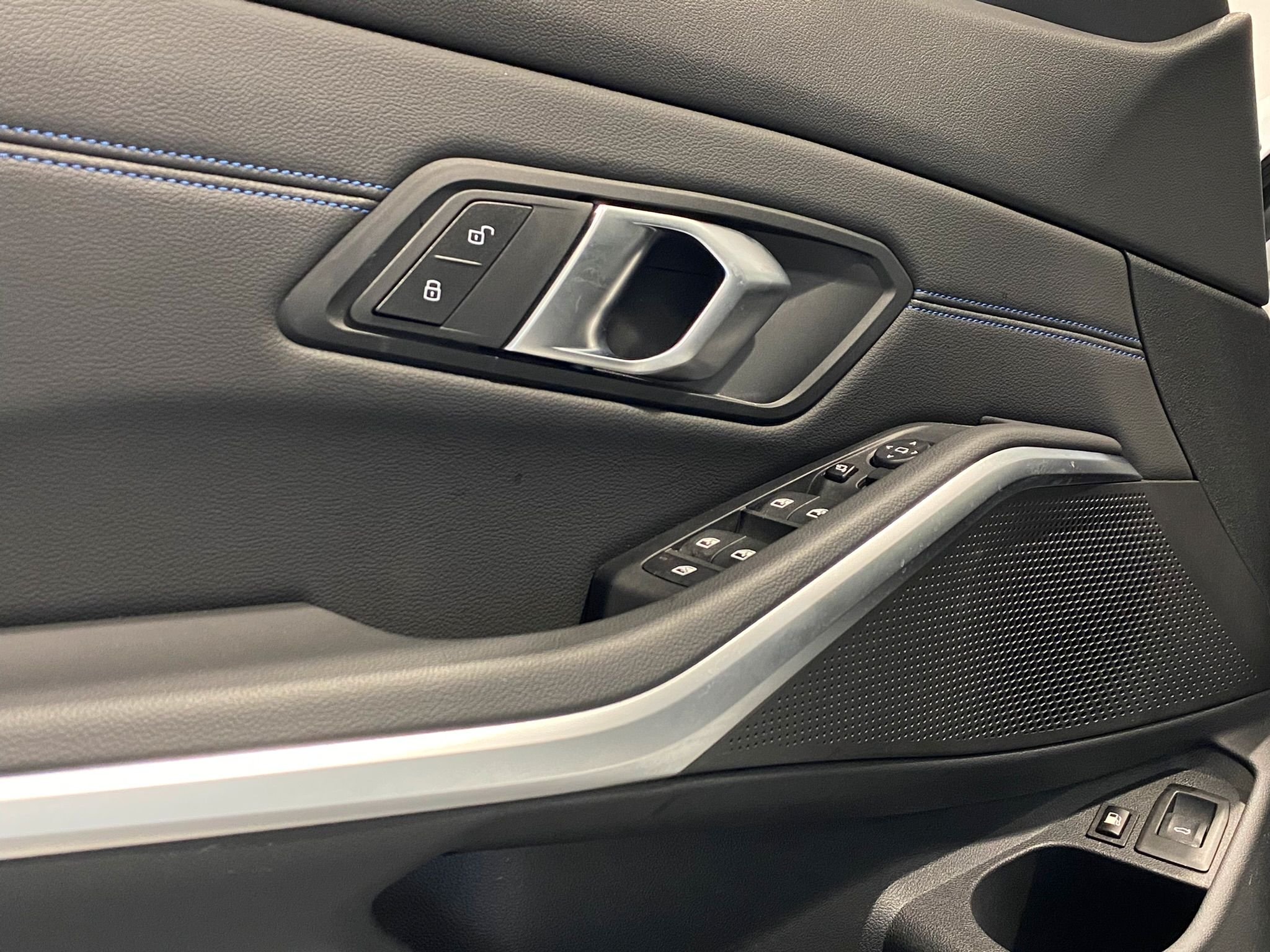 BMW 330e Touring Steptronic, 292hp, 2025