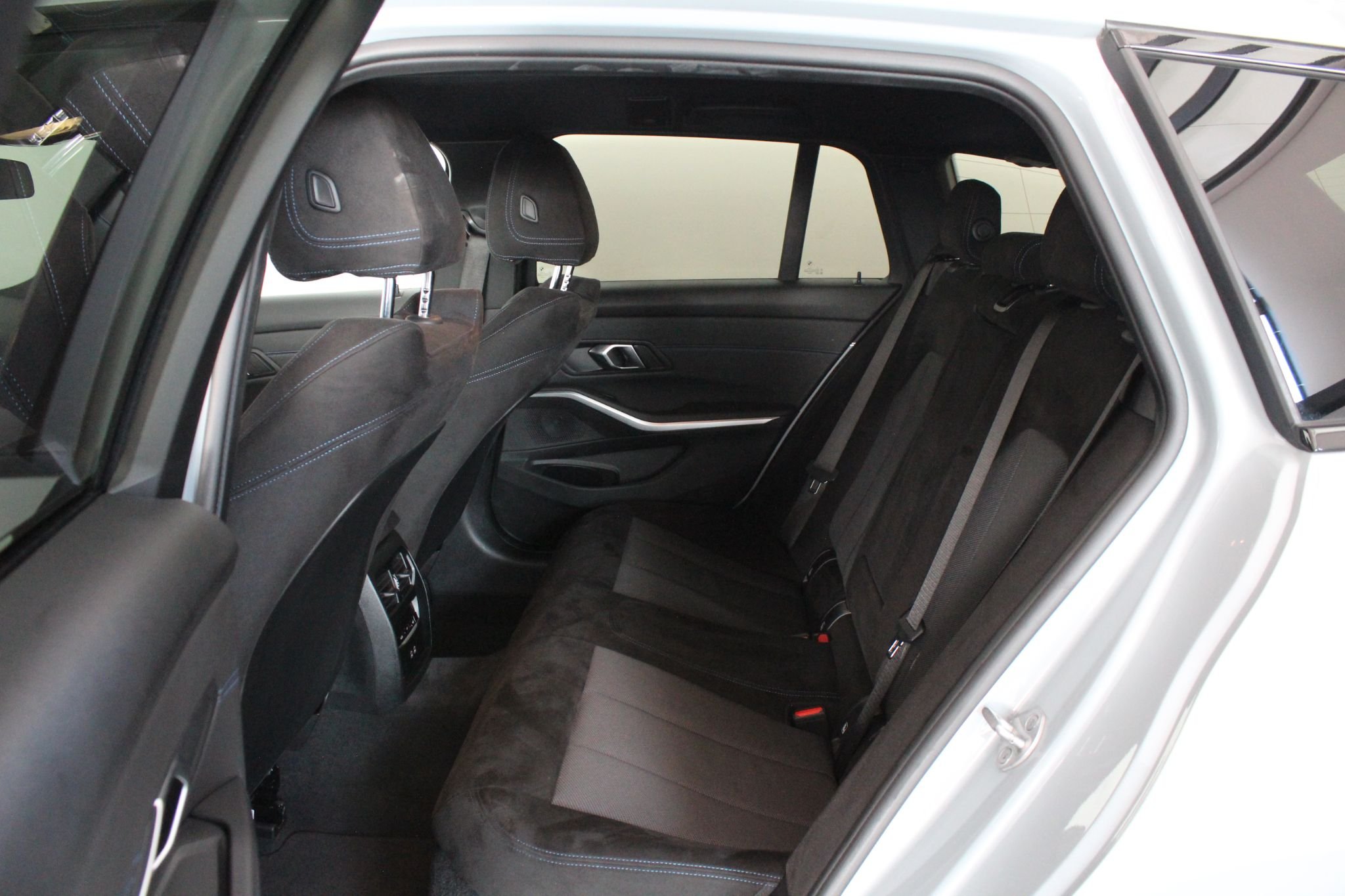 BMW 330e Touring Steptronic, 292hk, 2025