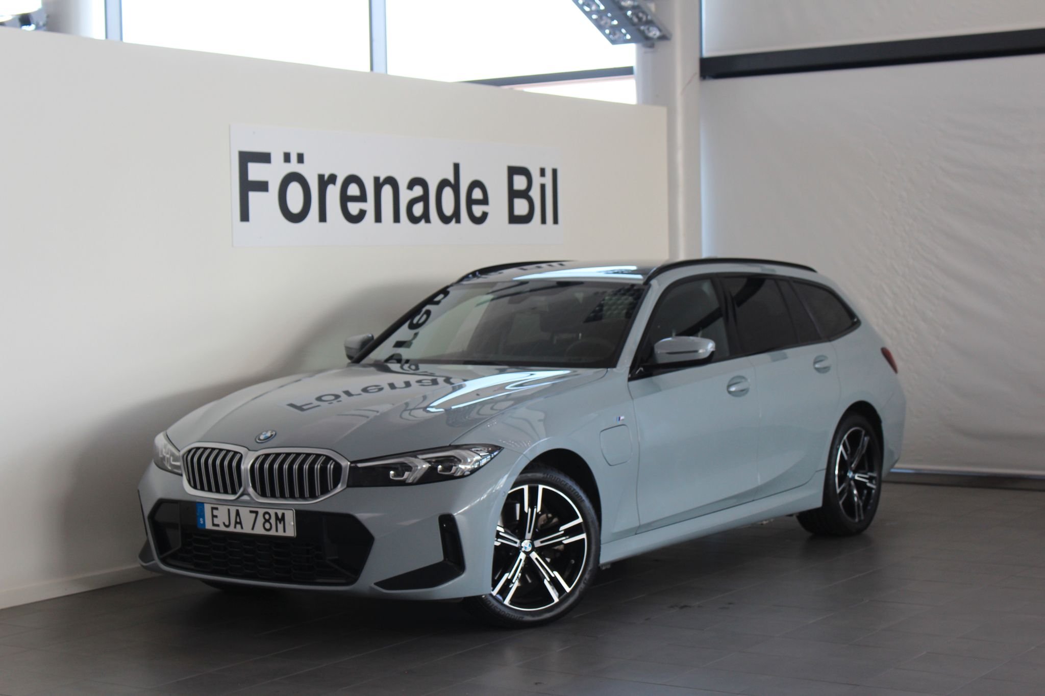 BMW 330e Touring Steptronic, 292hk, 2025