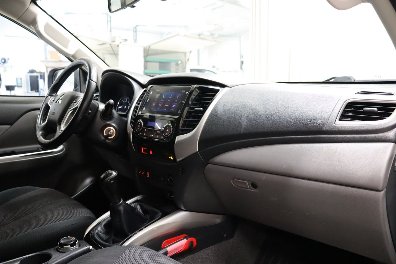 Mitsubishi L200 Club Cab 2.4 DI-D MIVEC SS-4WD-II Manuell, 181hk, 2019