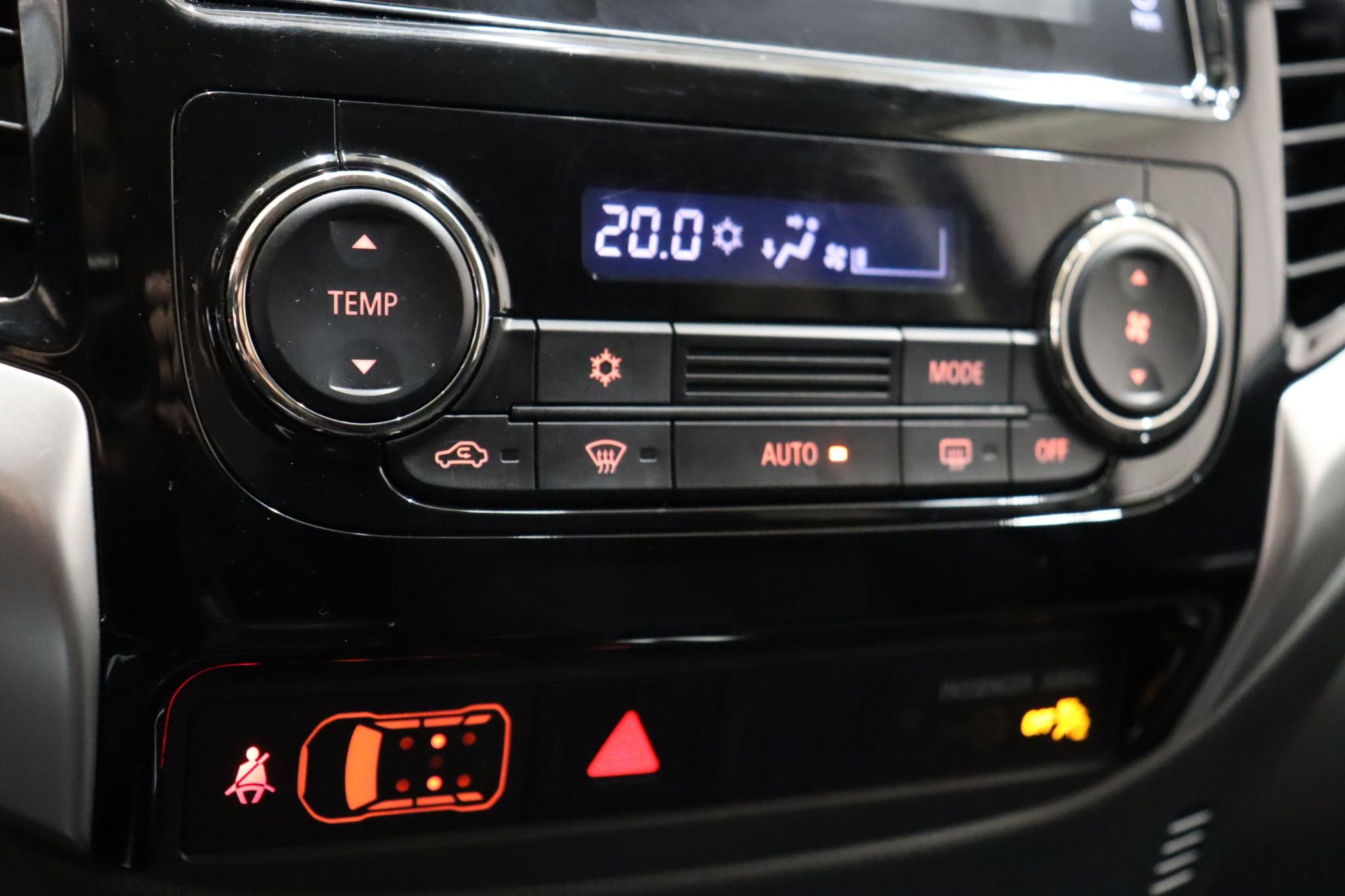 Mitsubishi L200 Club Cab 2.4 DI-D MIVEC SS-4WD-II Manuell, 181hk, 2019