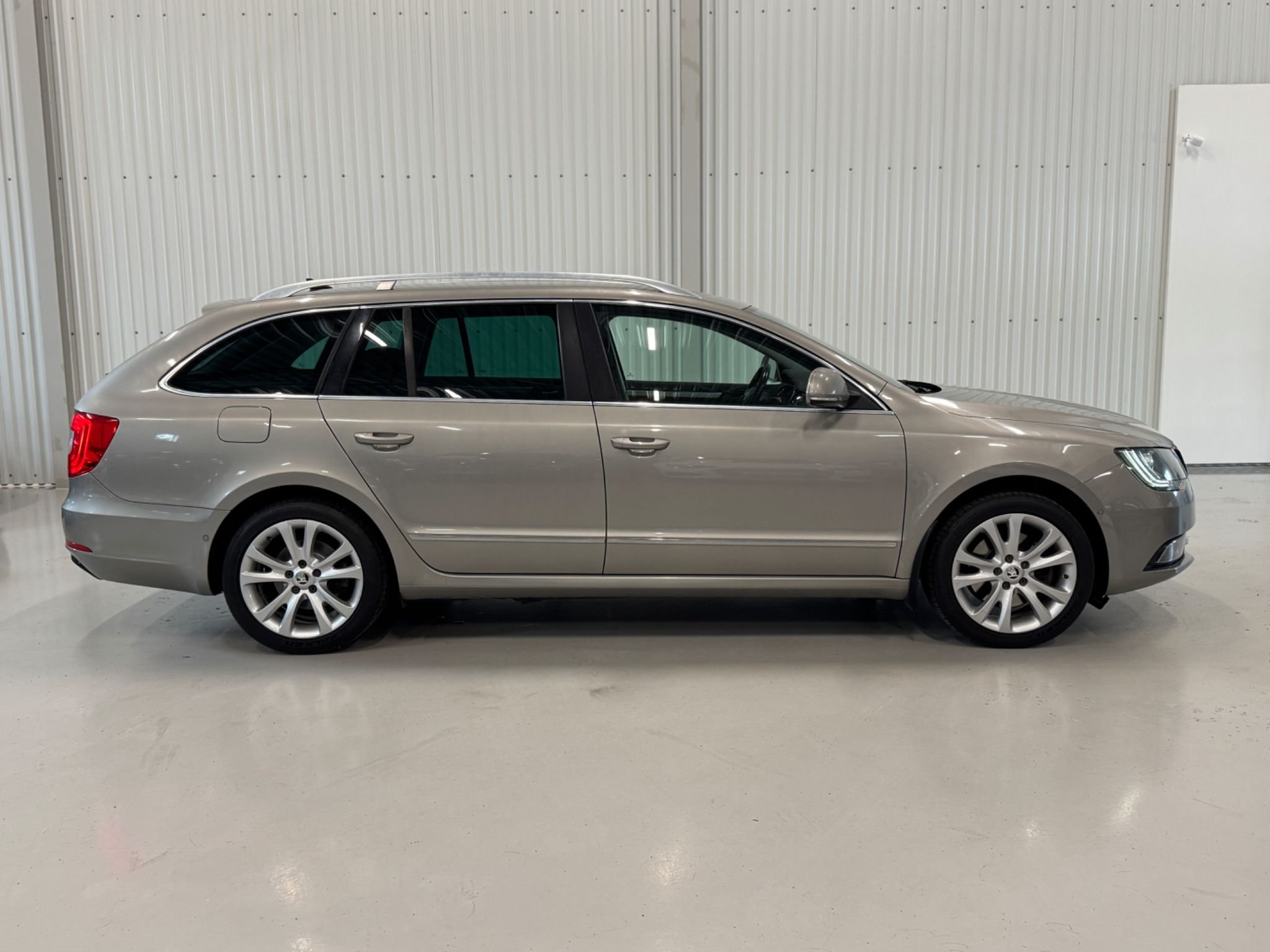 Škoda Superb Kombi 2.0 TDI 4x4 DSG Sekventiell, 170hk, 2014
