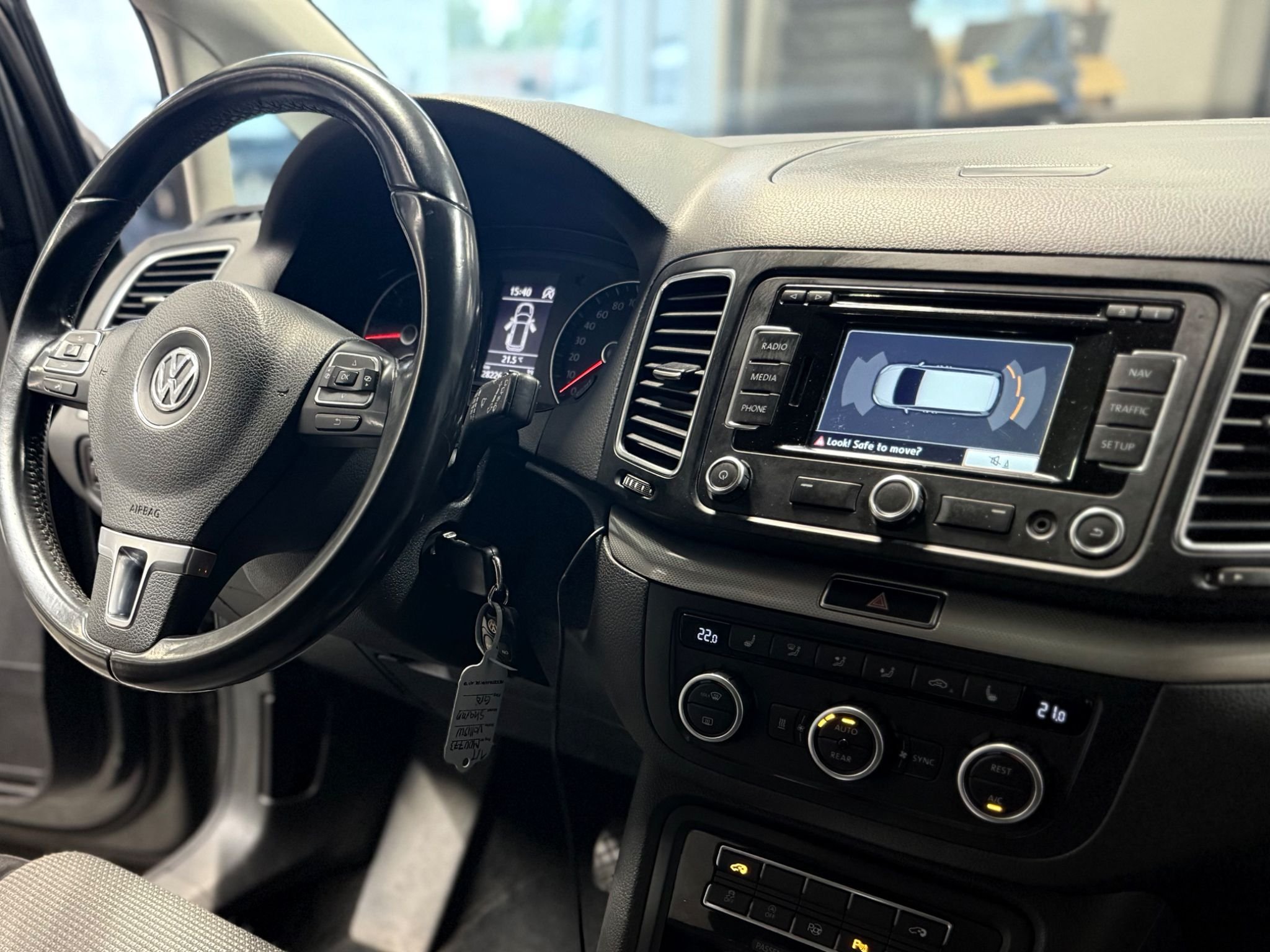 Volkswagen Sharan 7-seater 2.0 TDI DPF BMT DSG Sequential, 140hp, 2013