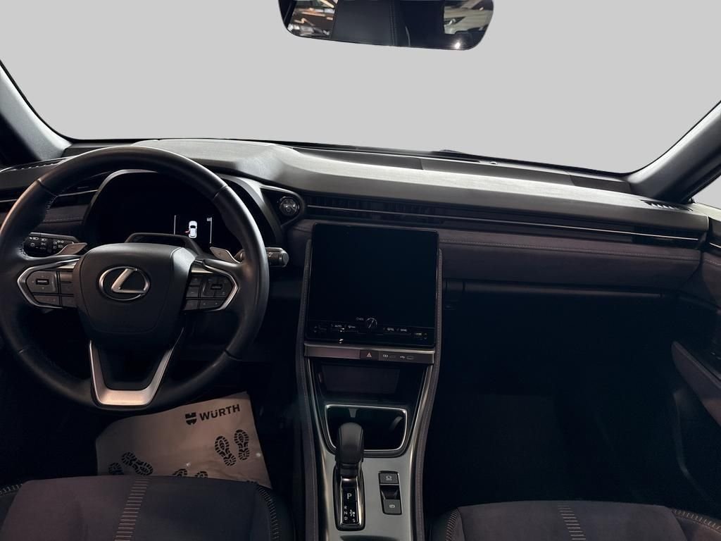 Lexus LBX 1.5 E-CVT, 136ps, 2024