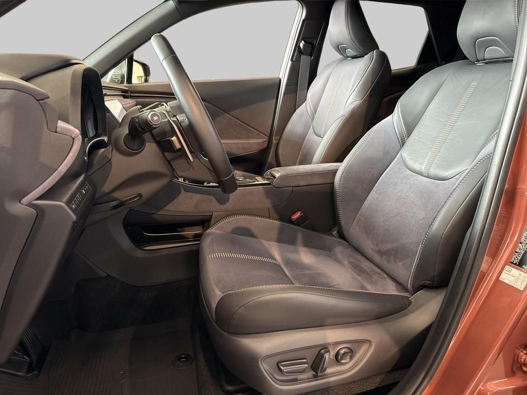 Lexus LBX 1.5 E-CVT, 136ps, 2024