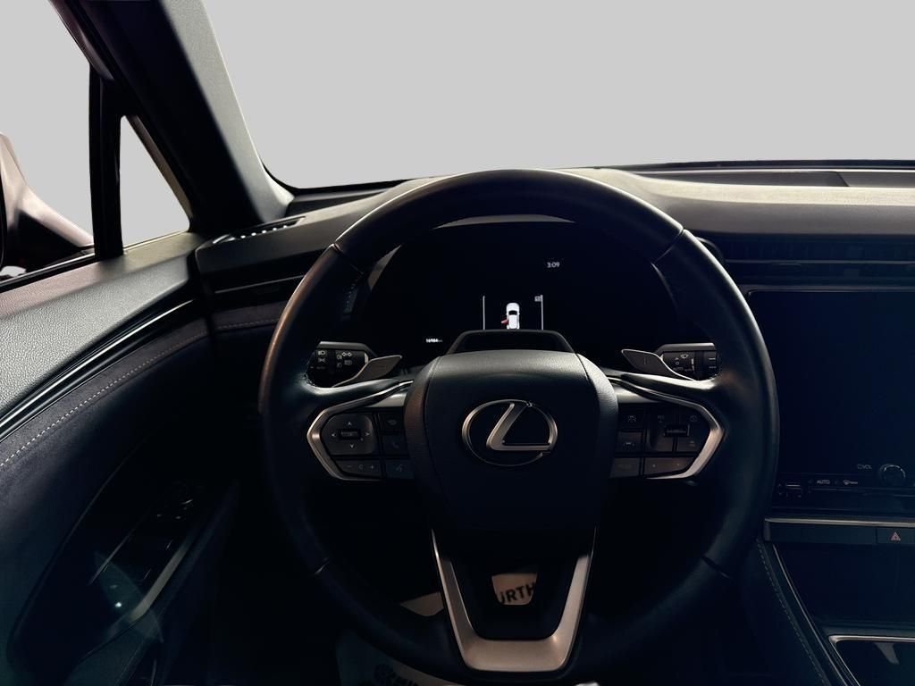 Lexus LBX 1.5 E-CVT, 136ps, 2024