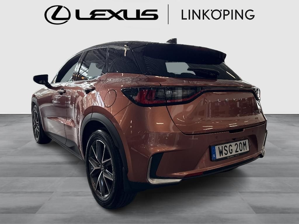 Lexus LBX 1.5 E-CVT, 136ps, 2024