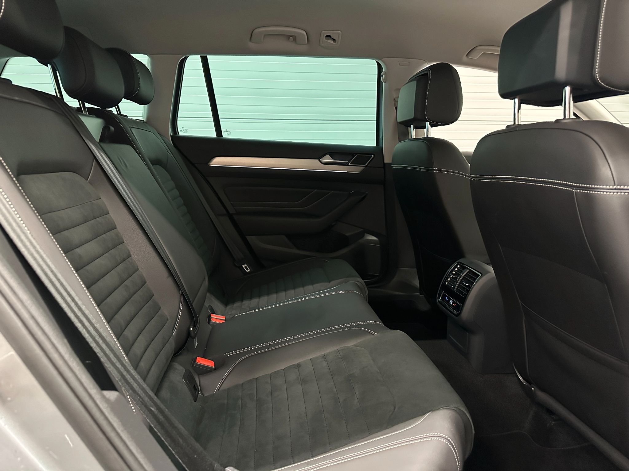 Volkswagen Passat Variant 2.0 TDI DPF SCR 4Motion DSG Sequential, 200hp, 2022