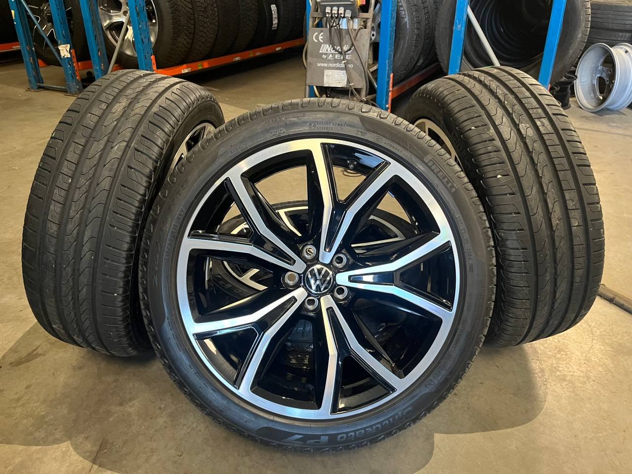 VW T-cross, Skoda Kamiq, 16, ...