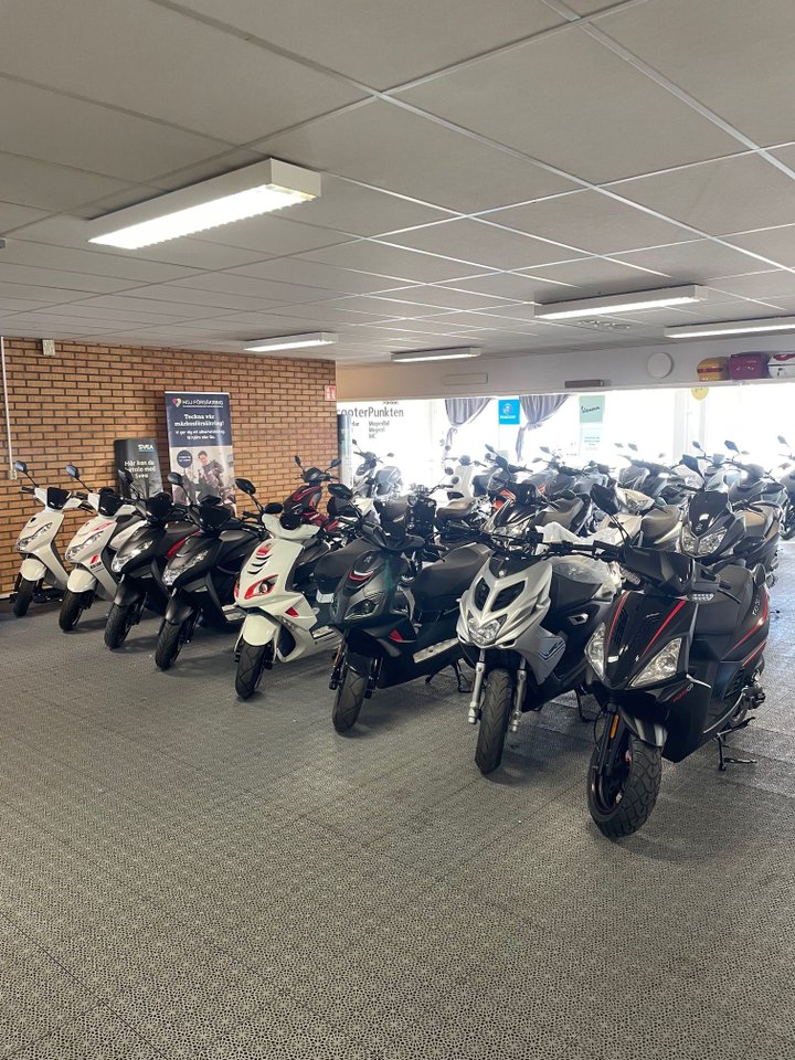 Övriga MOPEDER PÅVÄG IN