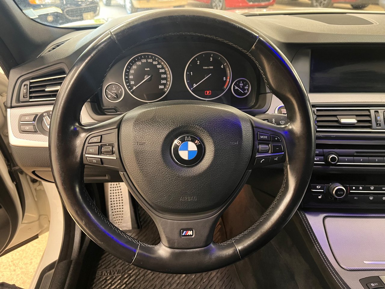 BMW 520d Touring Steptronic, 184hk, 2011