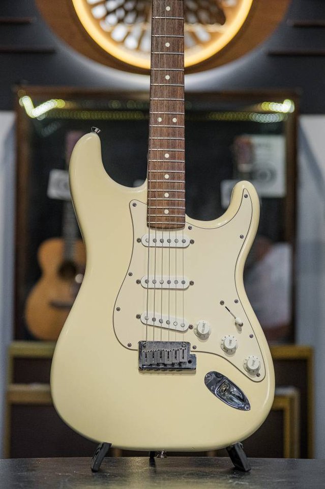 2005 Fender American Series S...