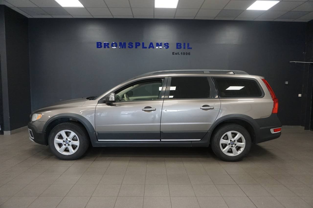 Volvo XC70 D5 AWD A-traktor -...