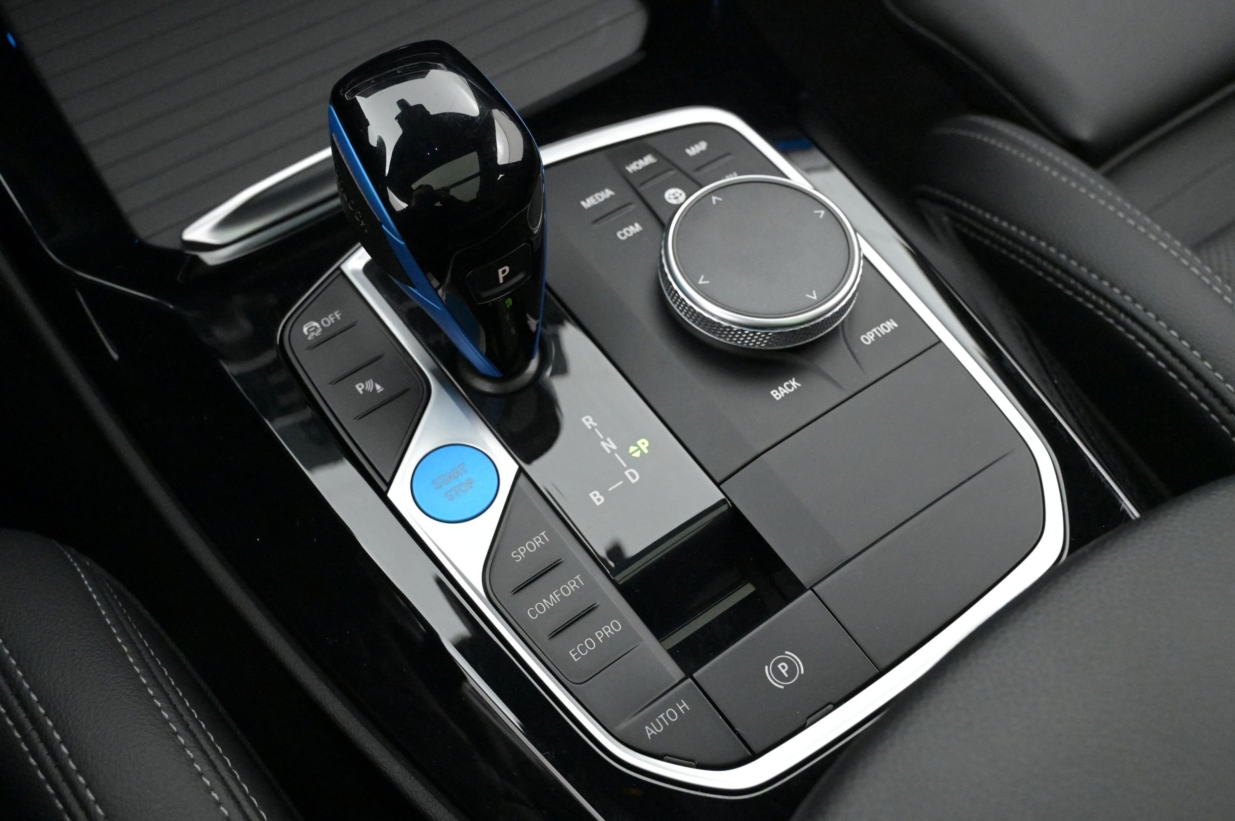 BMW iX3, 286hk, 2023