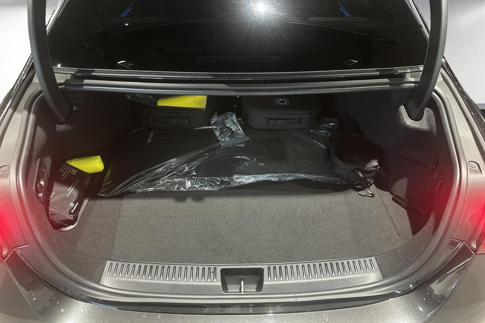 Mercedes-Benz E 300 d e 4MATIC 9G-Tronic, 313hp, 2026