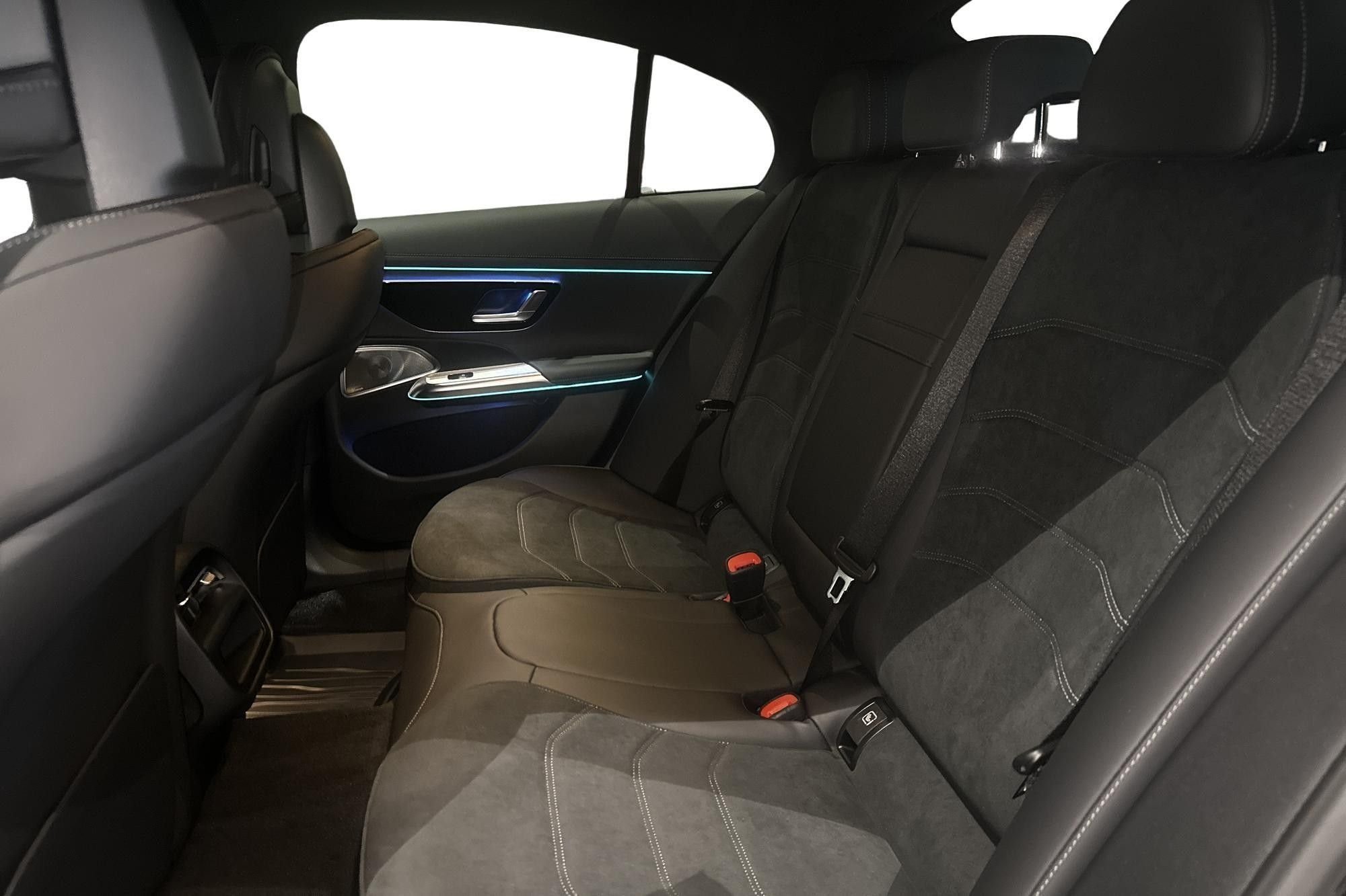 Mercedes-Benz E 300 d e 4MATIC 9G-Tronic, 313hp, 2026