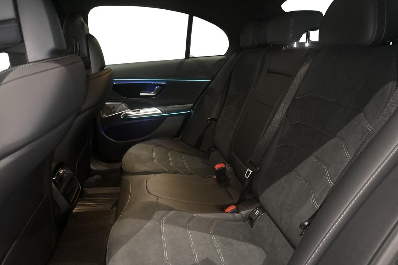 Mercedes-Benz E 300 d e 4MATIC 9G-Tronic, 313hp, 2026