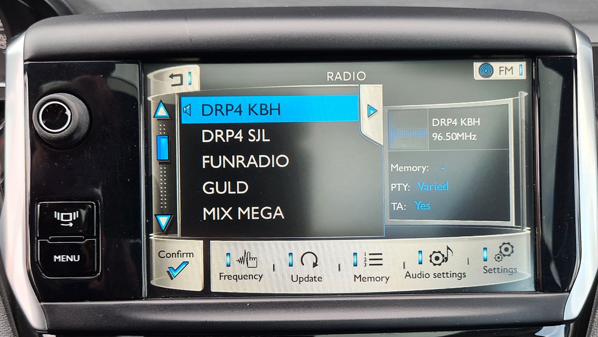 Peugeot 208 5-door 1.2 VTi 82 Manual, 82hp, 2014
