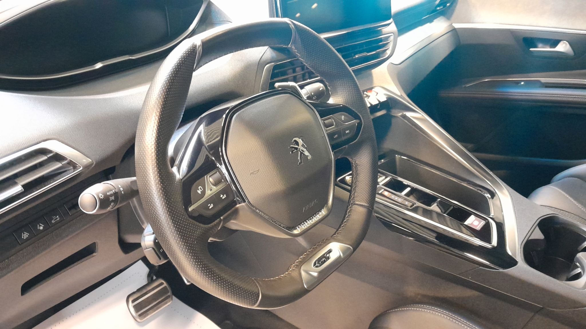 Peugeot 3008 1.2 PureTech 130 EAT, 131hk, 2024