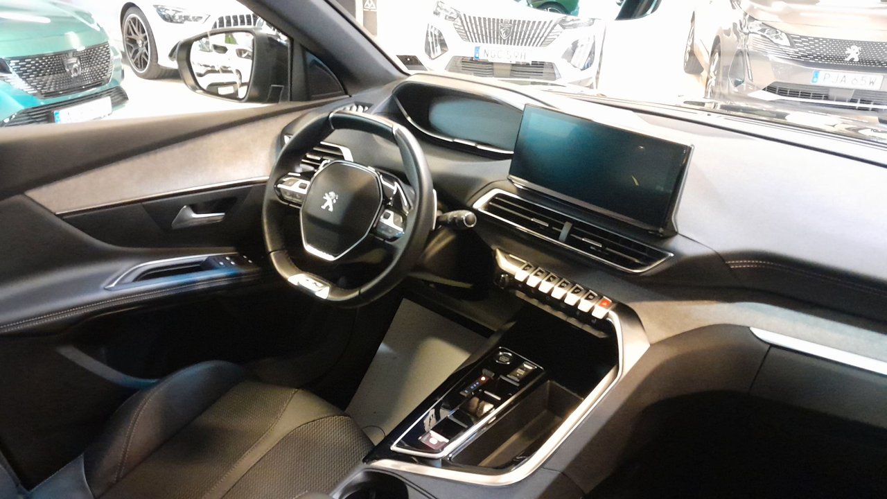 Peugeot 3008 1.2 PureTech 130 EAT, 131hk, 2024