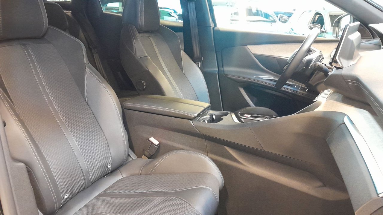 Peugeot 3008 1.2 PureTech 130 EAT, 131hk, 2024