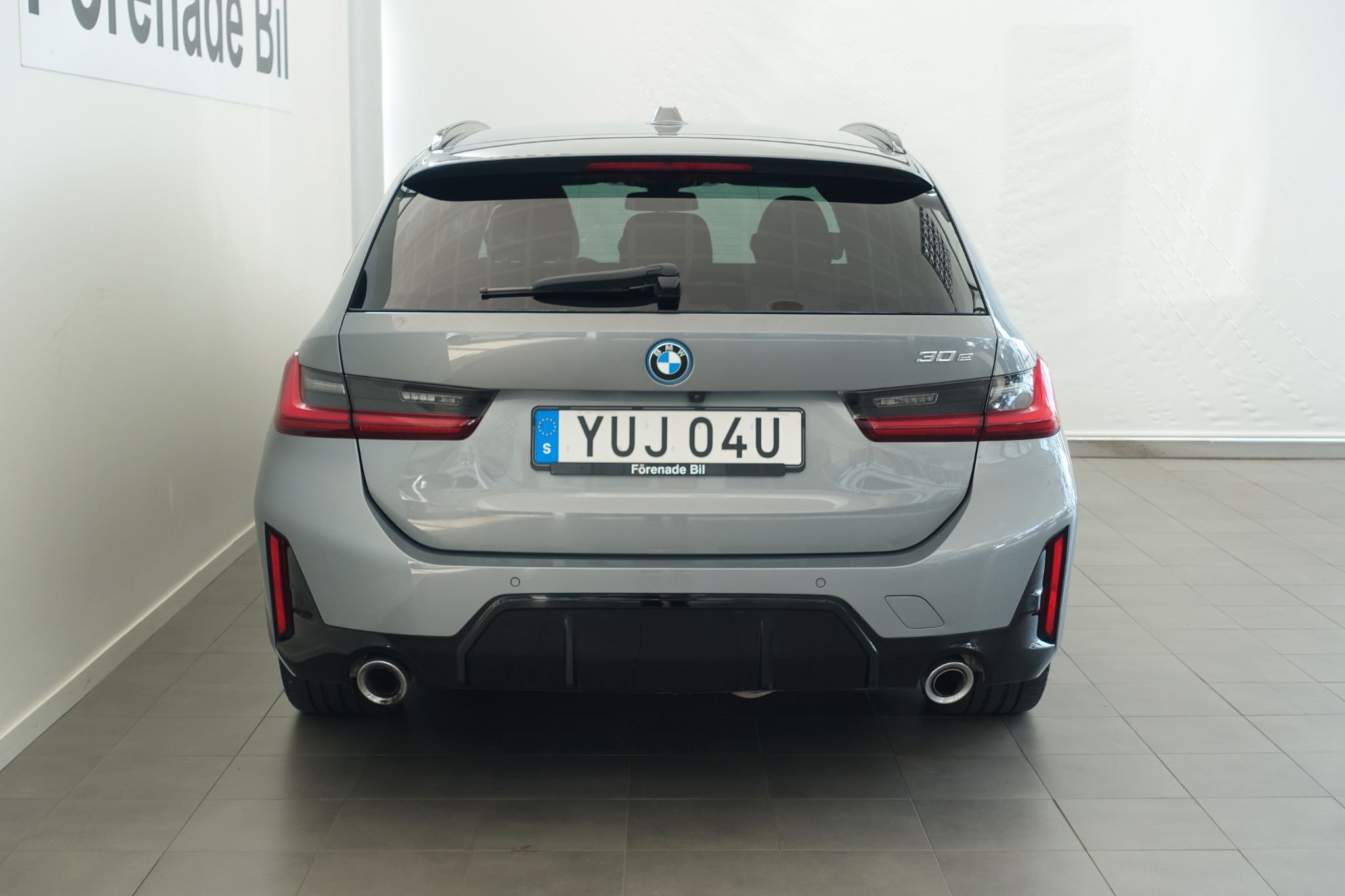 BMW 330e Touring Steptronic, 292hp, 2025